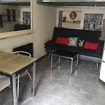 Sur Agde, Avec Cour, Parking Et En Option Apartmán Agde